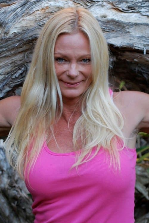 Raye Hollitt profile photo