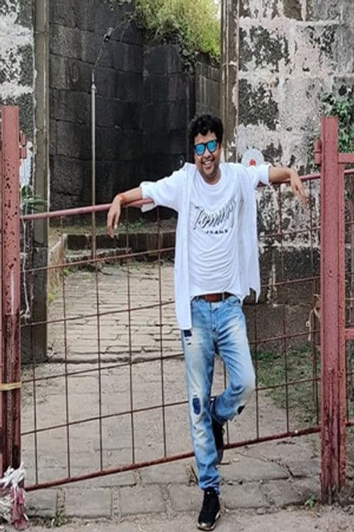 Yogesh Tripathi profile photo