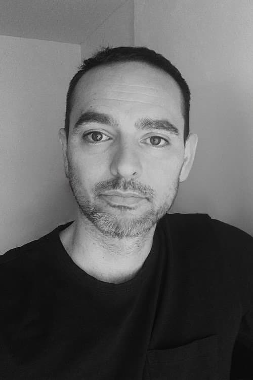 Simon Cave profile photo