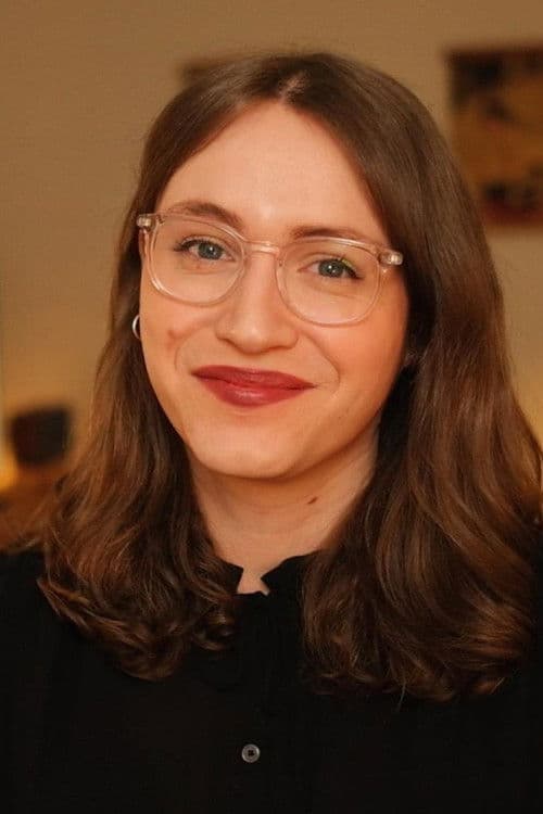 Charlotte McDonnell profile photo