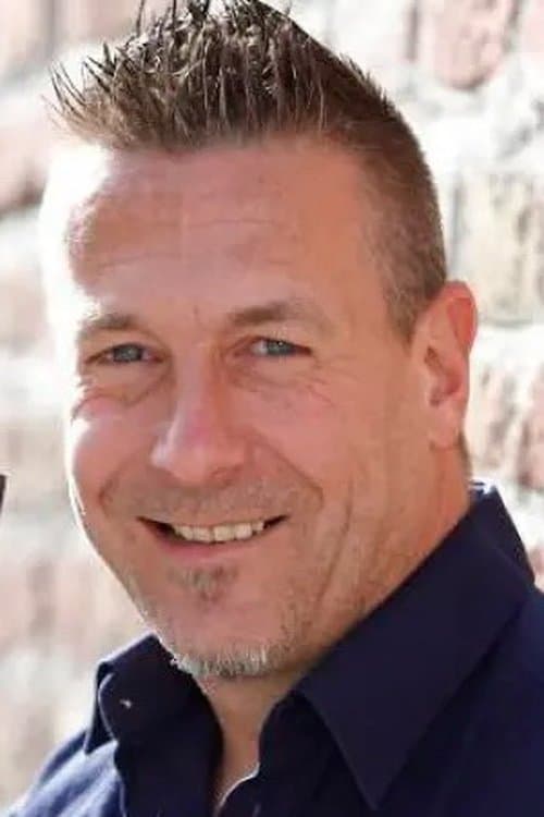 Chris Hilton profile photo