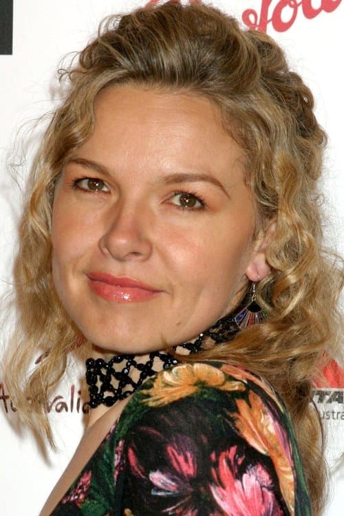 Justine Clarke profile photo