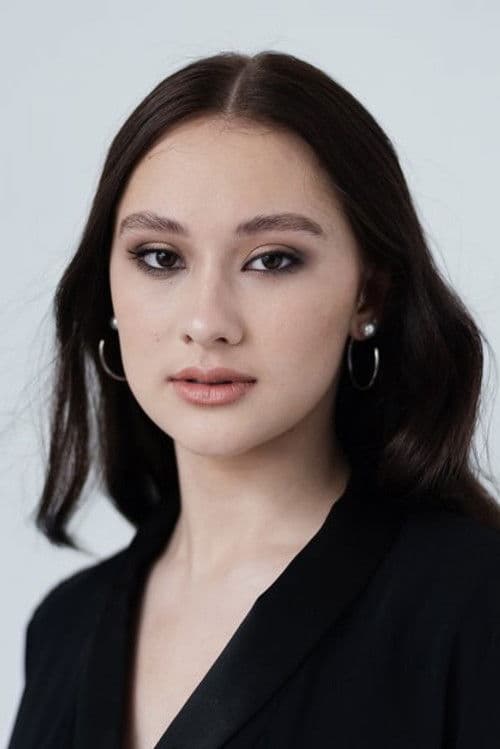 Lola Tung profile photo