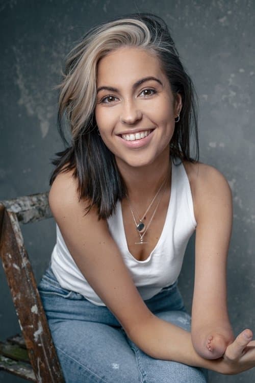 Rhiannon Clements profile photo