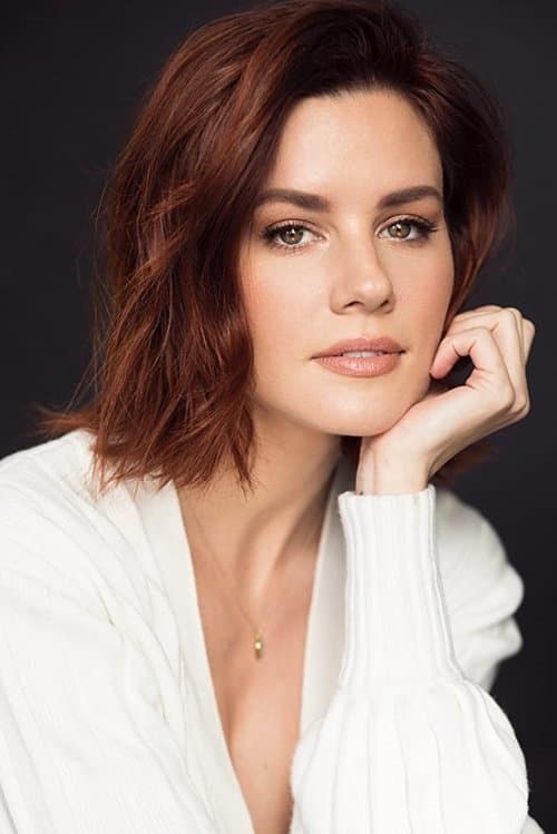 Chelsea Hobbs profile photo