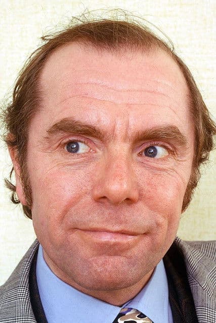 Angus Lennie profile photo