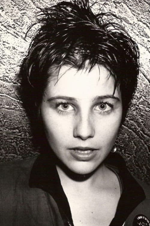 Kira Roessler profile photo