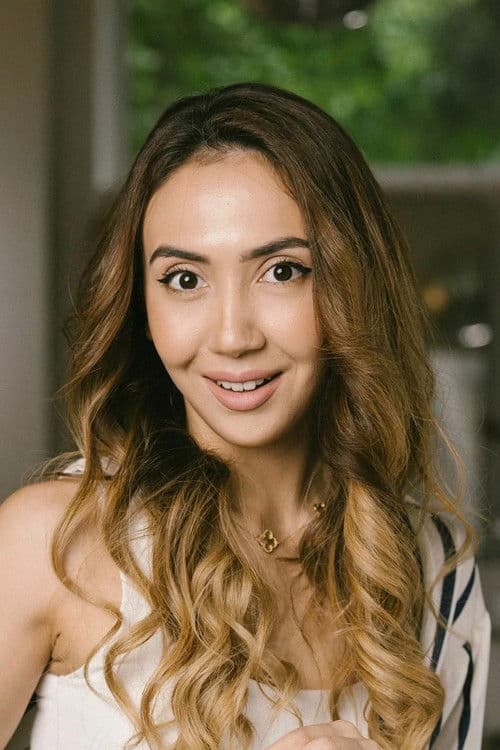 Madina Ospanova profile photo