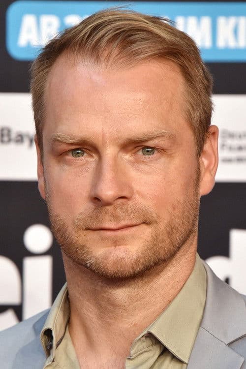 Hinnerk Schönemann profile photo