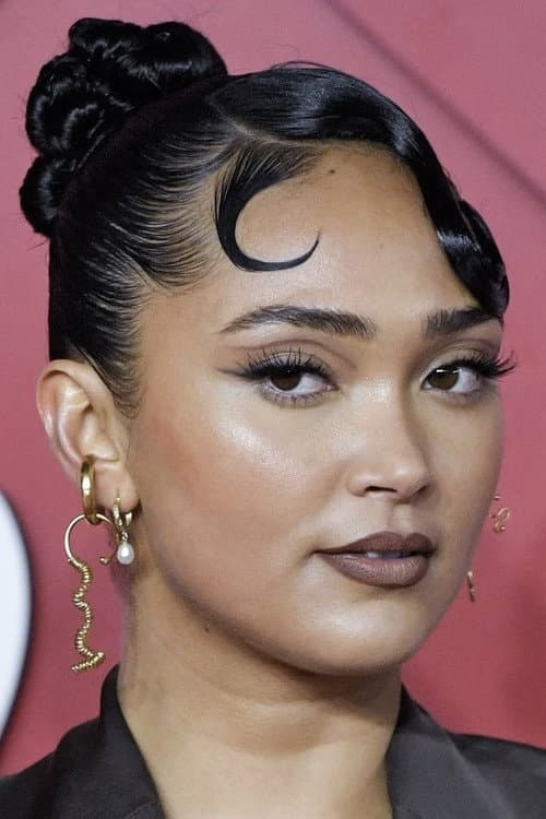 Joy Crookes profile photo