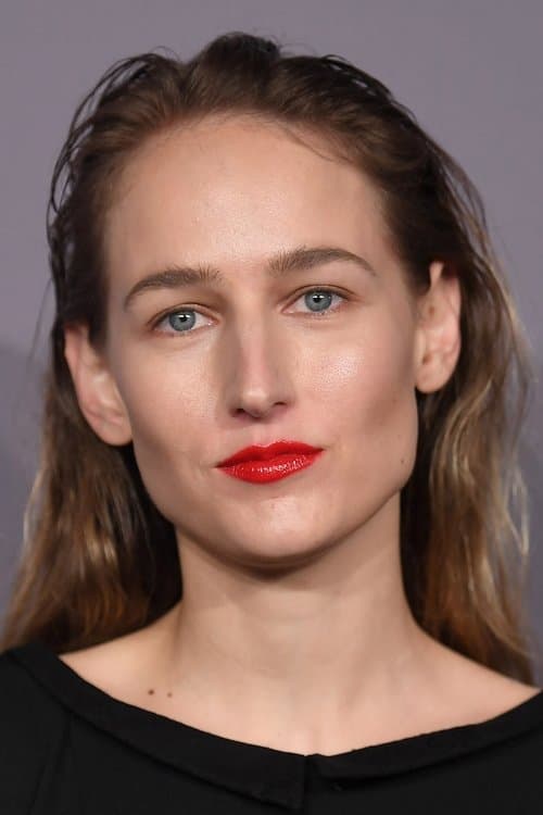Leelee Sobieski profile photo