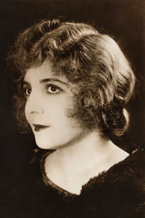 France Dhélia profile photo