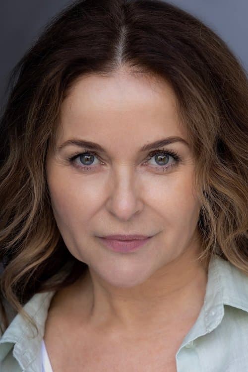 Julia Sawalha profile photo
