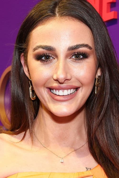 Chloe Veitch profile photo