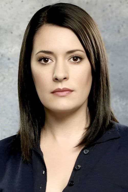 Paget Brewster profile photo