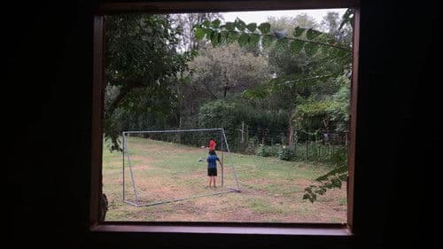Mis hermanos juegan al futbol poster