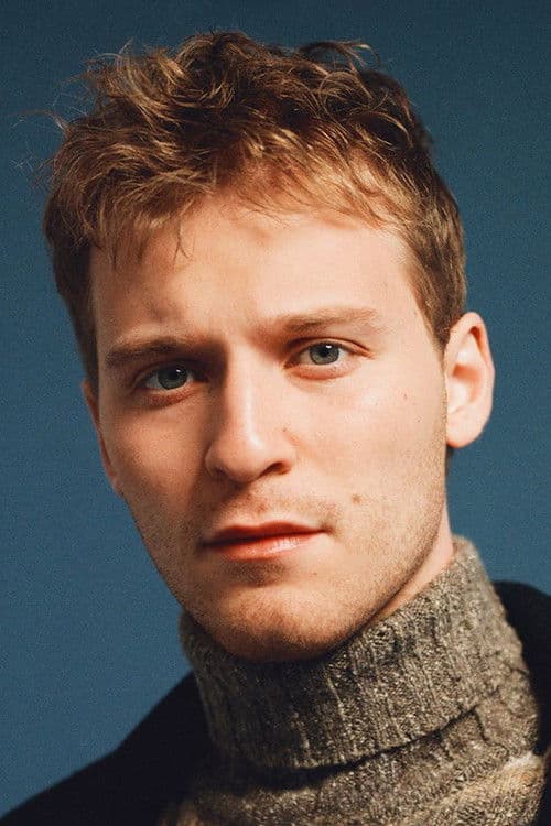 Fred Hechinger profile photo