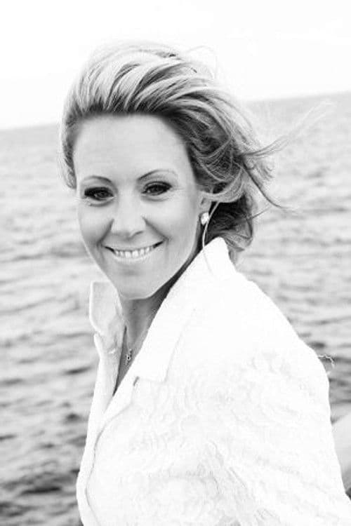 Anna Elizabeth James profile photo