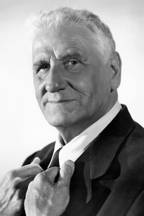 Finlay Currie profile photo