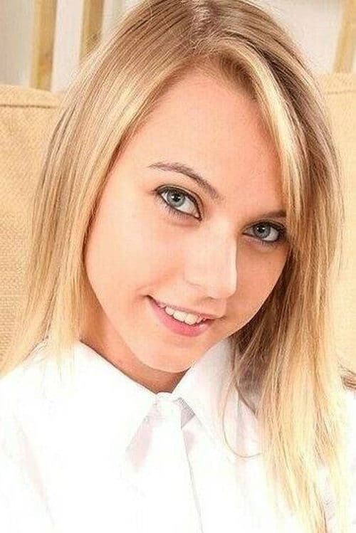 Chloey Toy profile photo