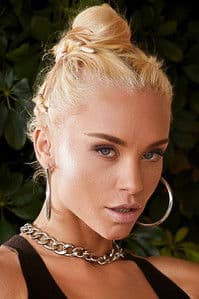 Lara Frost profile photo