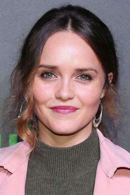 Rebecca Breeds profile photo