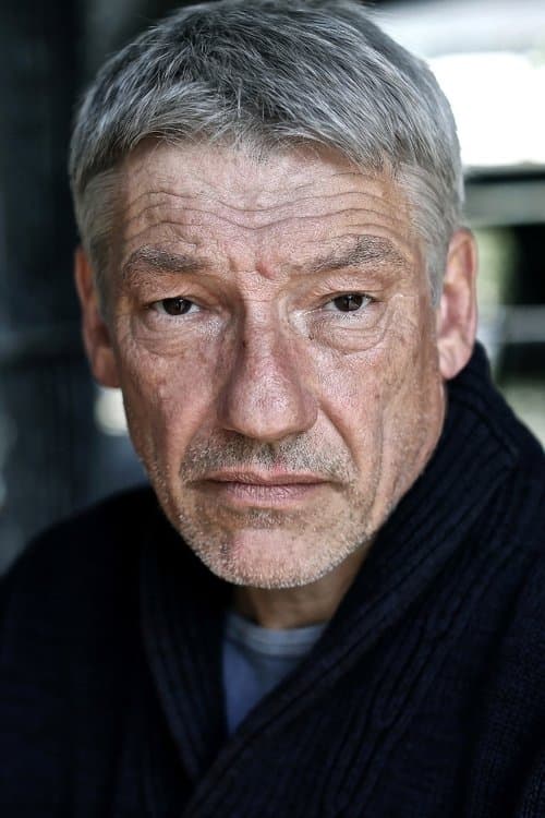 Simon Armstrong profile photo