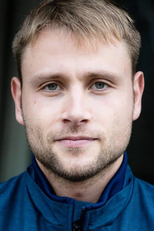 Max Riemelt profile photo