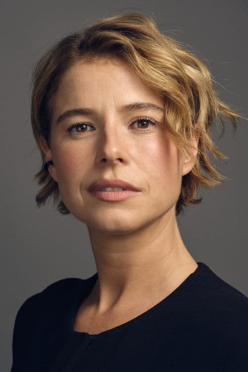 Jessie Buckley profile photo