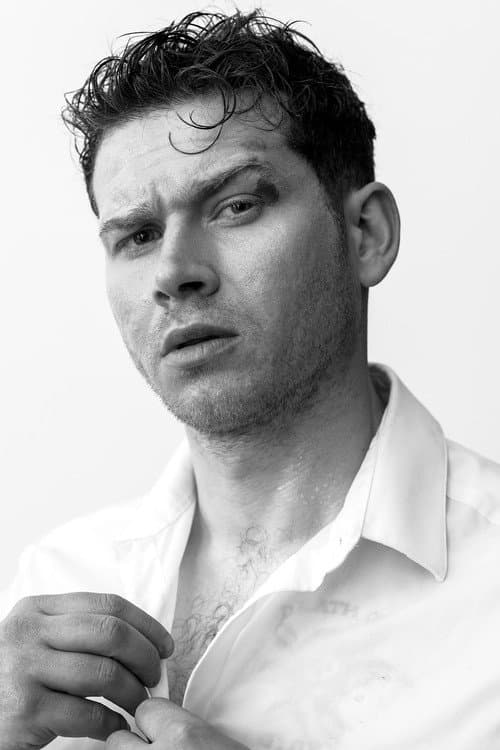 Oliver Stark profile photo