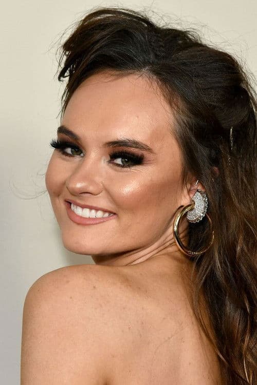 Madeline Carroll profile photo