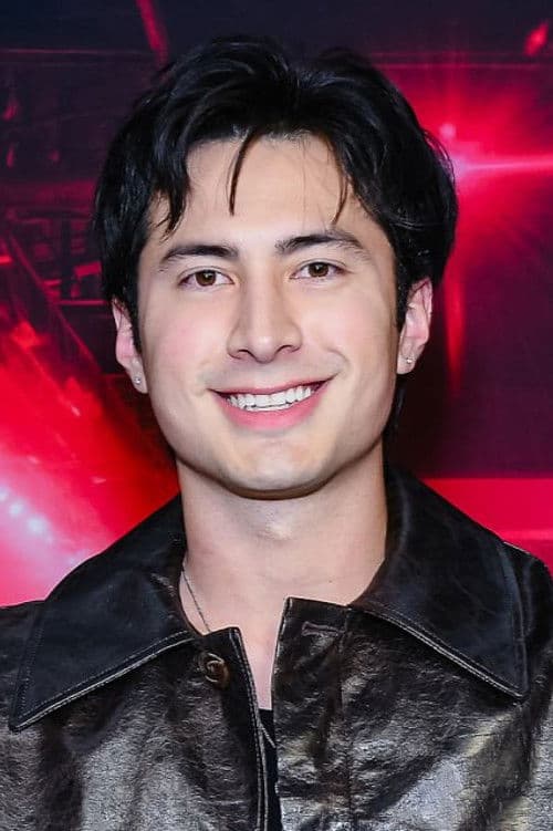 Hudson Williams profile photo