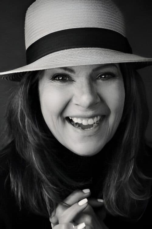 Eva Almos profile photo