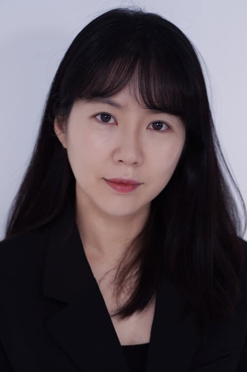 Lee Si-young profile photo