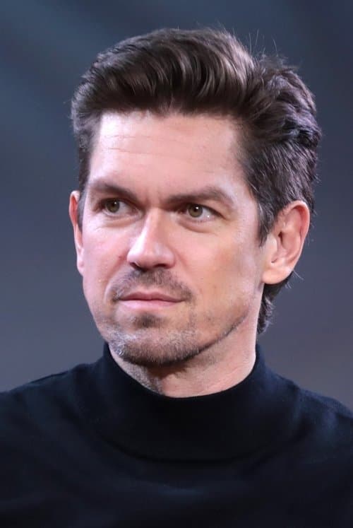 Steve Howey profile photo