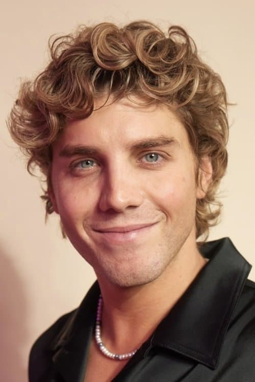 Lukas Gage profile photo