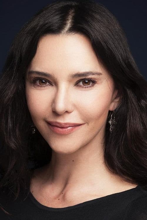 Hande Ataizi profile photo