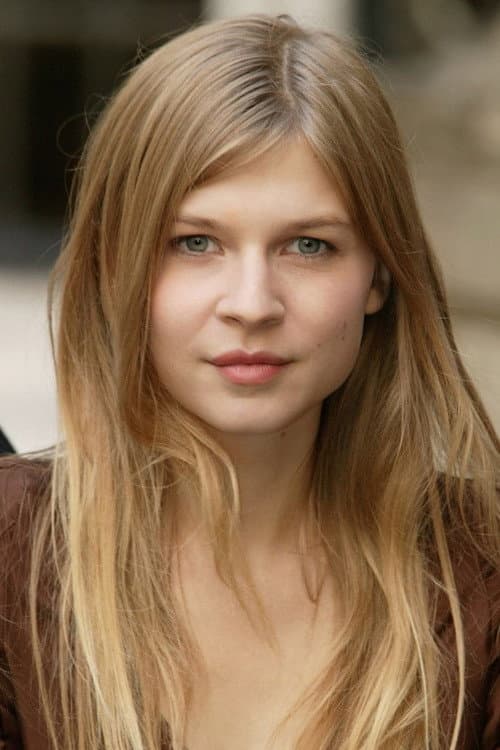Clémence Poésy profile photo