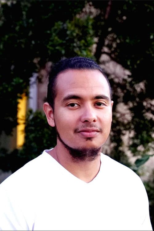 Carlos J. Flores profile photo