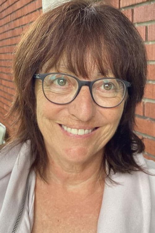 Mona Cyr profile photo