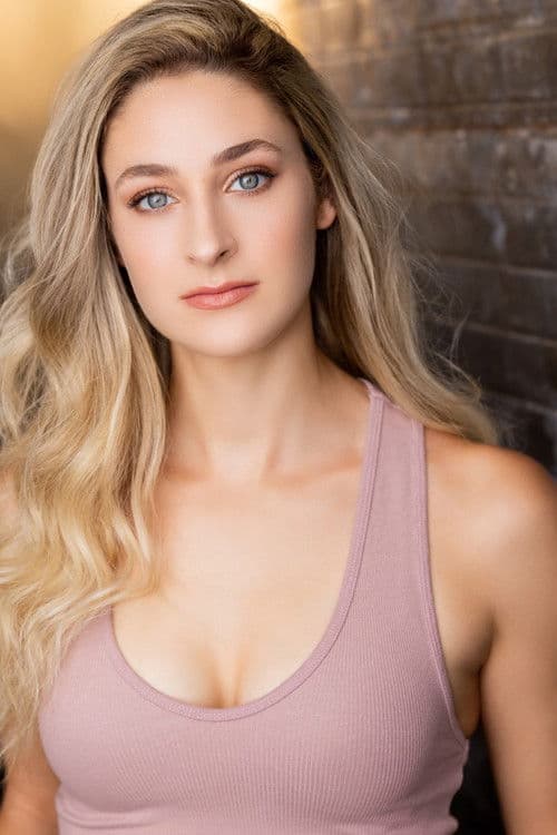 Elle Cooper profile photo