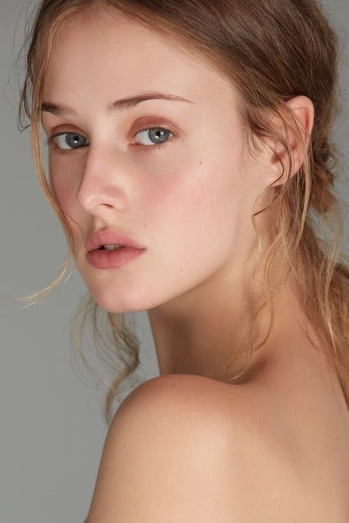 Anna van Patten profile photo