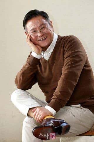 Park Keun-hyong profile photo