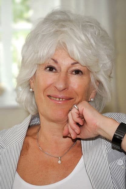 Mona Levin profile photo