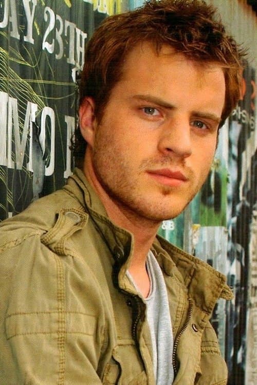 Robert Kazinsky profile photo
