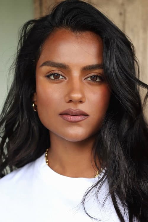 Simone Ashley profile photo