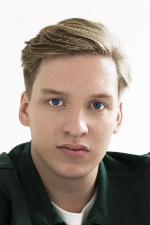 George Ezra profile photo