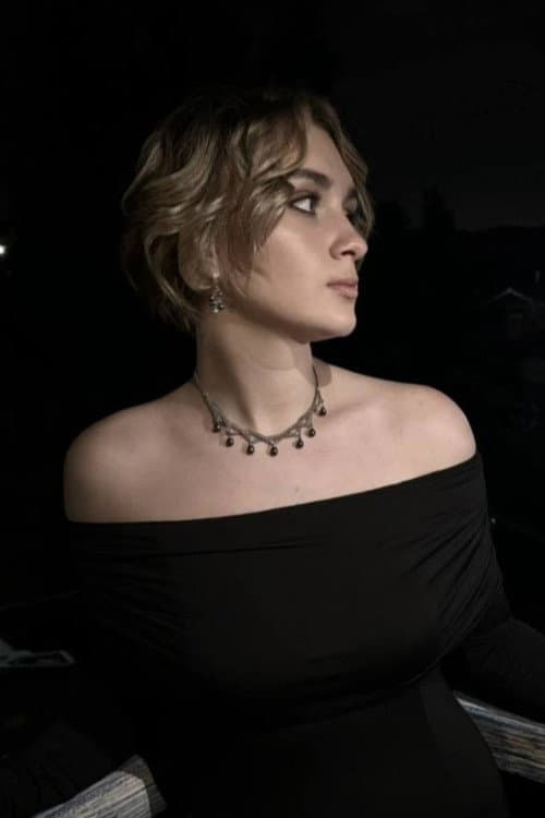 Elly Evich profile photo