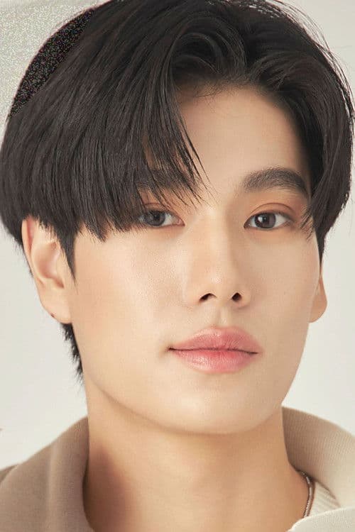 Phuwin Tangsakyuen profile photo