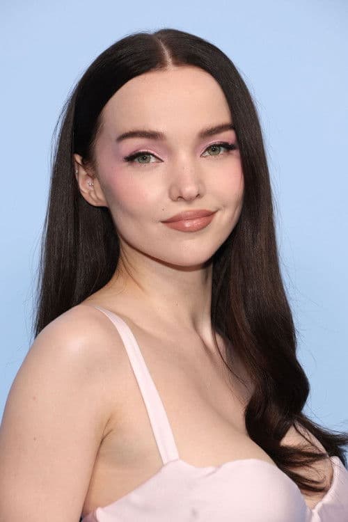 Dove Cameron profile photo